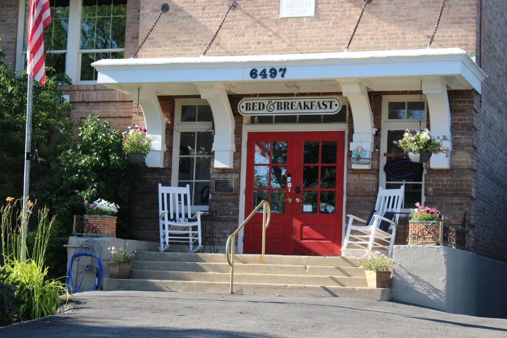 Bonners Ferry Bed & Breakfast | Northside School Bed & Breakfast