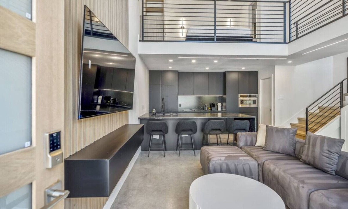 Greater East End Apartment | O'Four Lofts North, Unit D