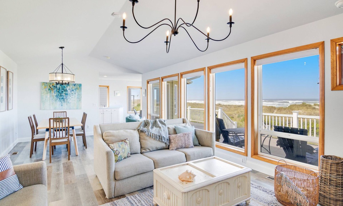 Bayshore House | Ocean Front with Hot Tub, Dog Friendly!