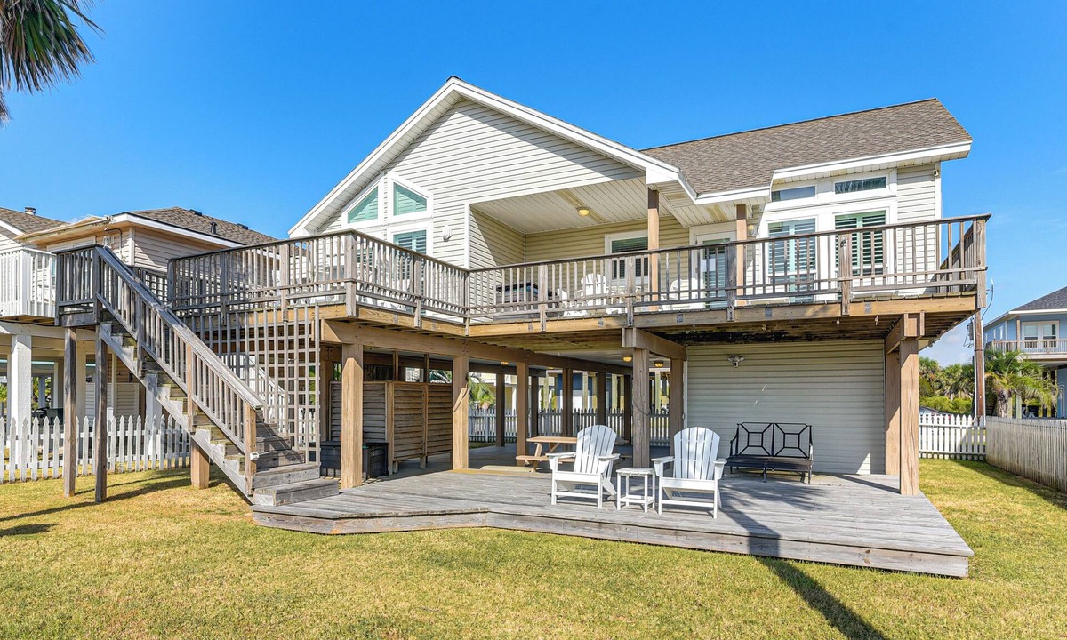 Isla Del Sol Cottage | Ocean-view Beach House in Galveston, Dogs Welcome!