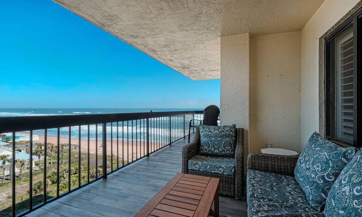 Ormond-by-the-Sea Condo | 🌊 Oceanfront 2/2 | Big Balcony | Beach Views from Every Room 🏖️ | Heated Pool & Garage