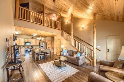 Gruene House | OM A14 Gruene Bridge Bungalow at Old Mills Resort
