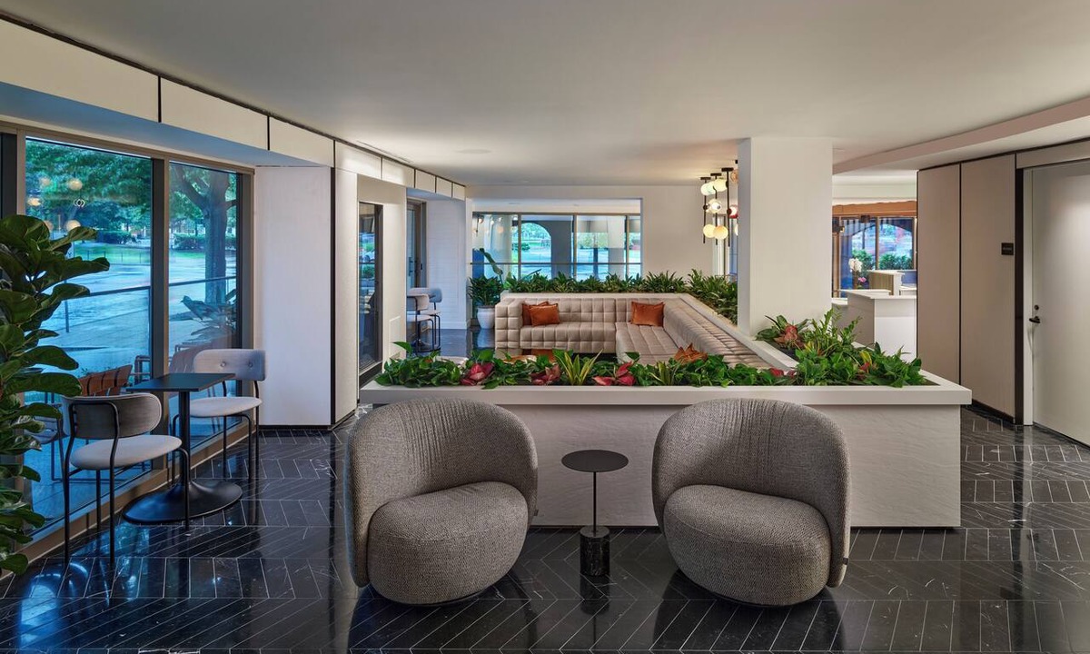 Downtown Washington D.C. Hotel | One Washington Circle DC, Tapestry Collection by Hilton