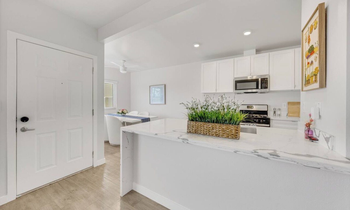 Southwood Riviera Hotel | OneLuxStay Coastal 2BR Near Beach
