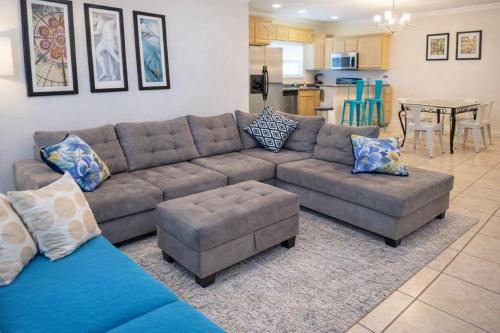 South Padre Island House | Oversized 2 Bedroom - Modern - Pool Near Beach