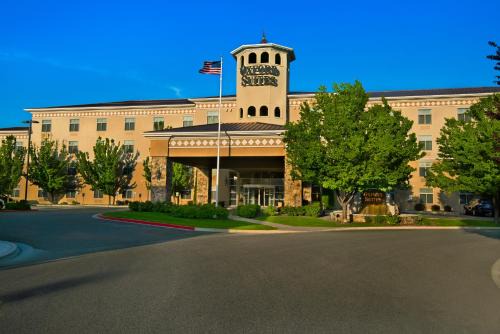Oxford Suites | Southwest Ada County Alliance