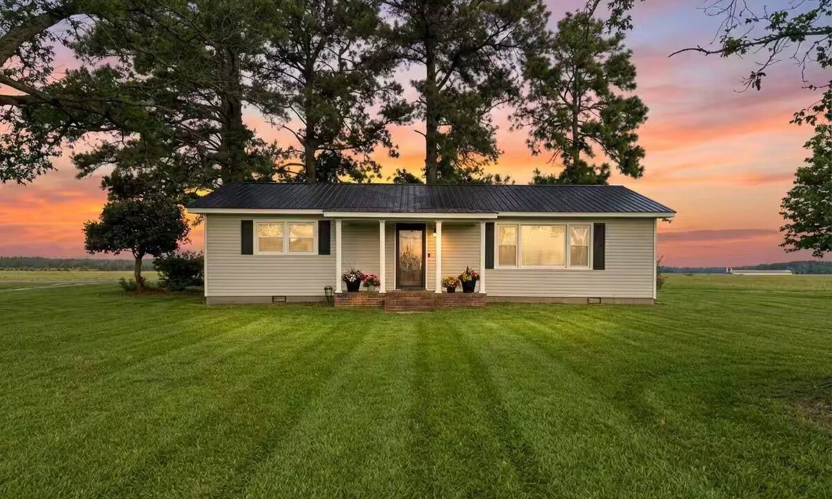Sampson County House | Pa's House Country Getaway on 350 acres