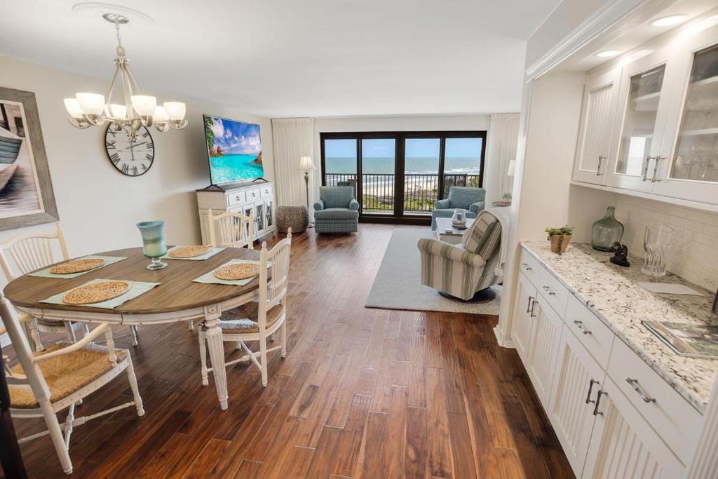 Litchfield by the Sea House | Paradise Found Beachfront Litchfield By the Sea