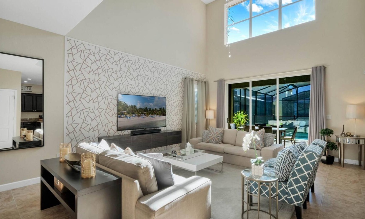 Calabria Apartment | Paradise Palms Luxury Home Away from Home