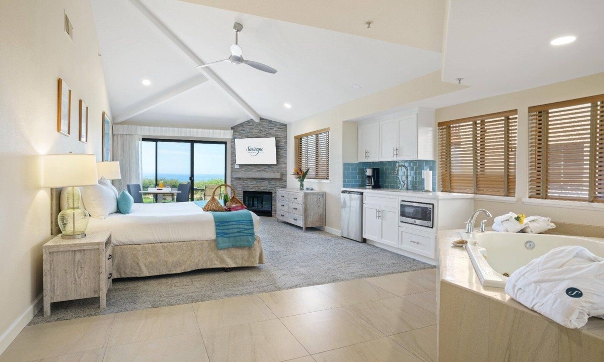 Rio del Mar Hotel | Partial Ocean Spa Studio