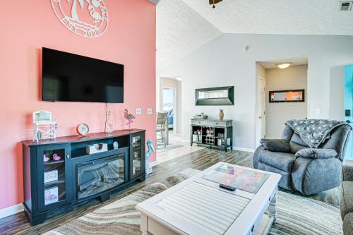 Myrtle Beach House | Patio, Yard & Lake Views: Home in Myrtle Beach!
