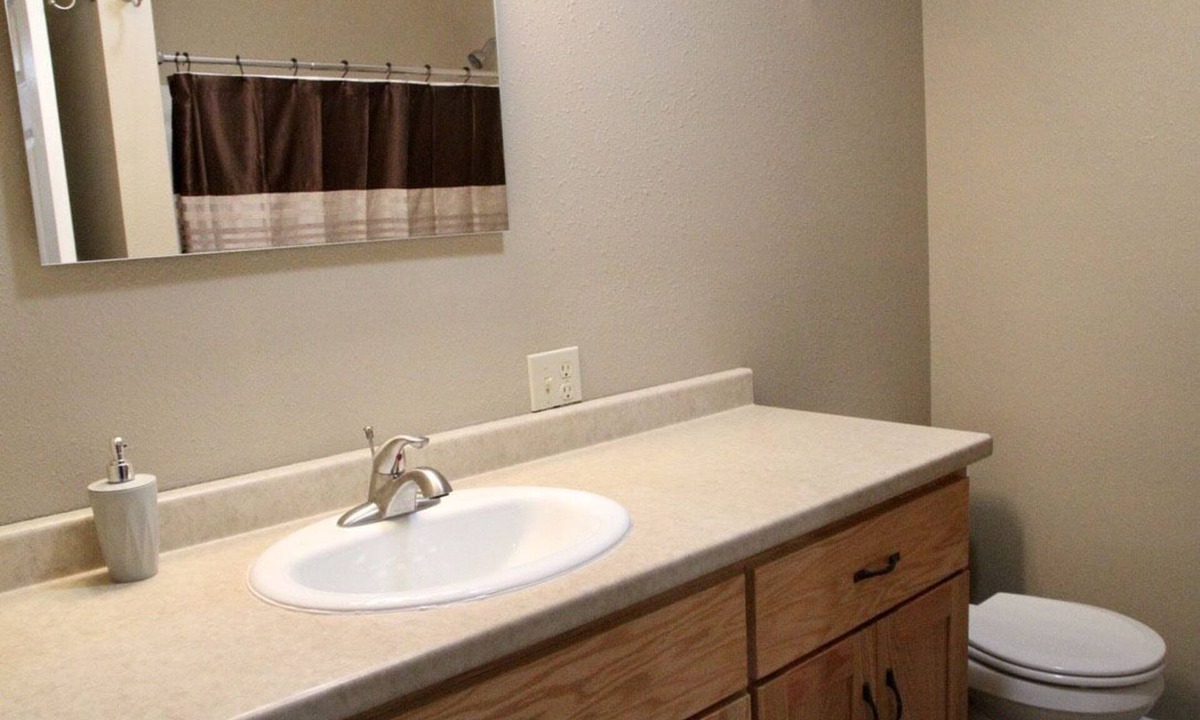 Lake City Apartment | Peaceful and one block from city square!