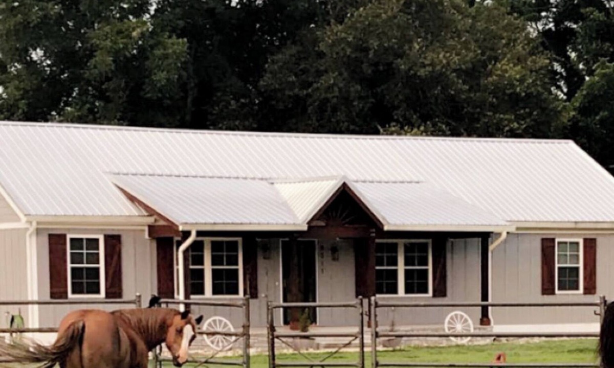 Burgaw House | Peaceful Farmhouse on Horse Farm - 20 miles from the Beach !