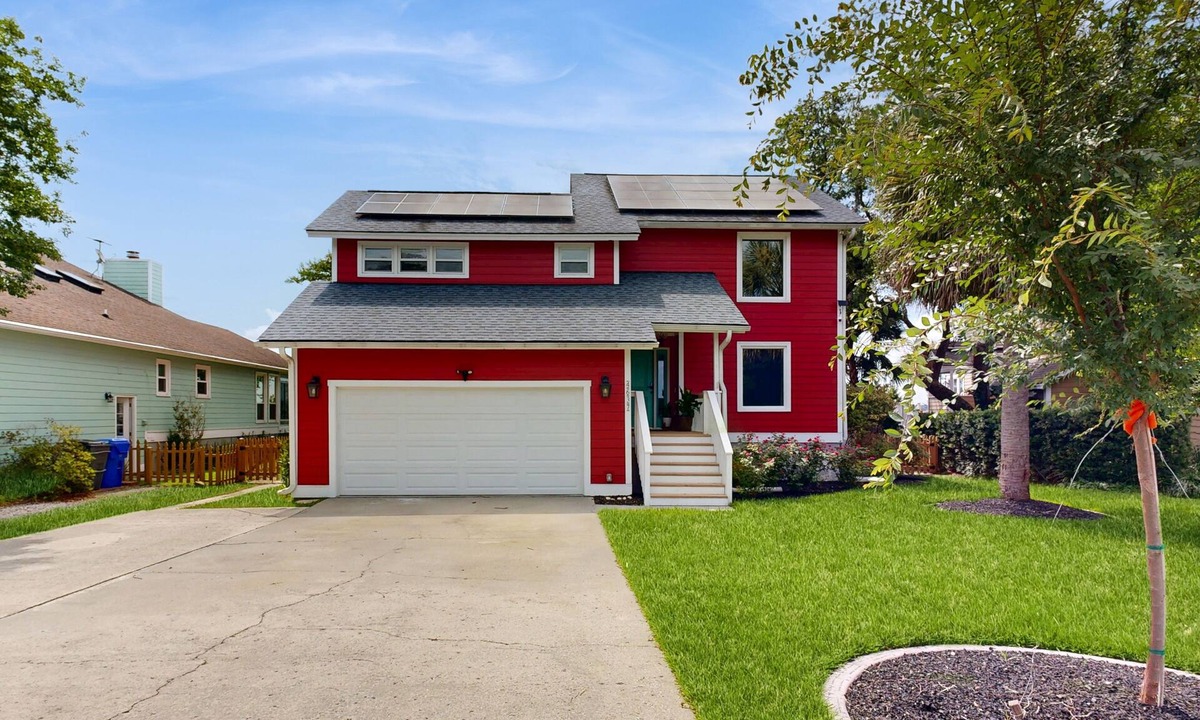 Cordesville House | Peaceful home with expansive views of the Ashley River w/outdoor living space