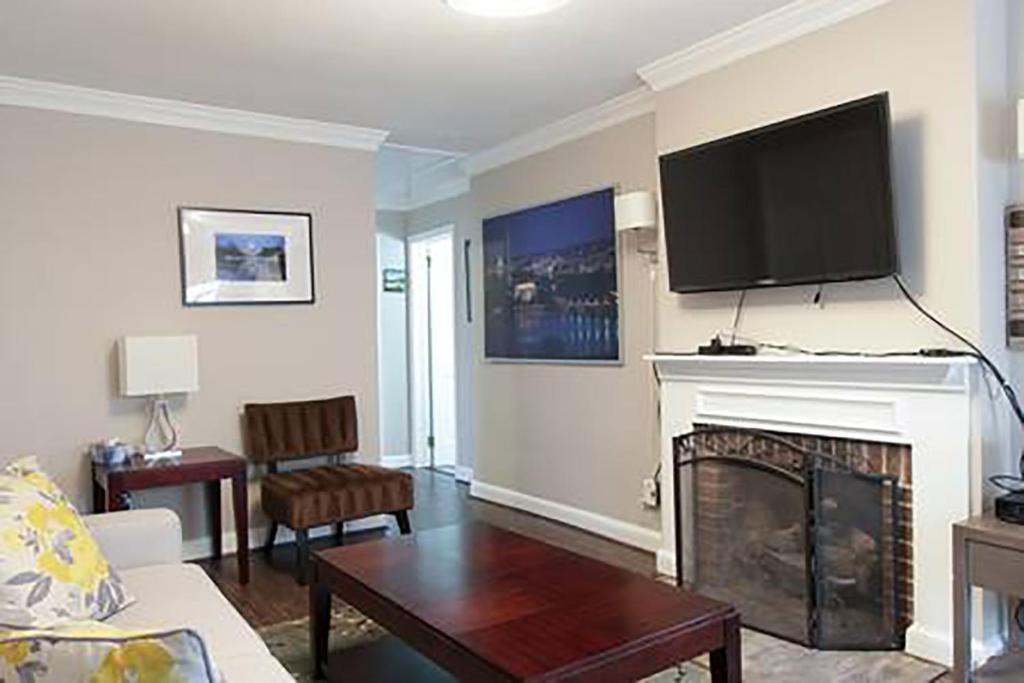 Penrose Apartment | Penrose 7122