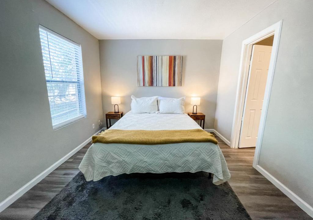 Northwest Corpus Christi Apartment | Perfect for Group with 2BR, 2BA and Pool