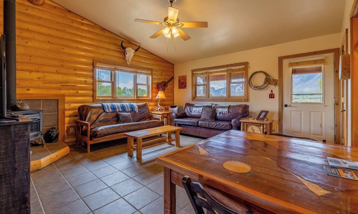 Clark House | Perfect getaway at the foot of the Beartooth Mountains!