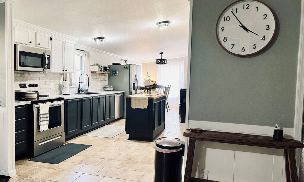 Brookeland House | Perfect home base for lake days, family getaways and fishing trips