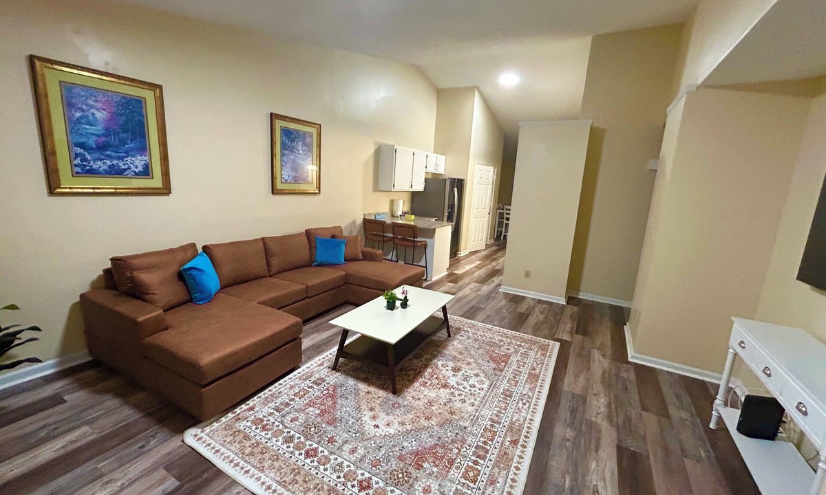 Greenville House | Pet-Friendly 2BR + Office ,Smart TVs, Coffee Bar & Near ECU Hospital