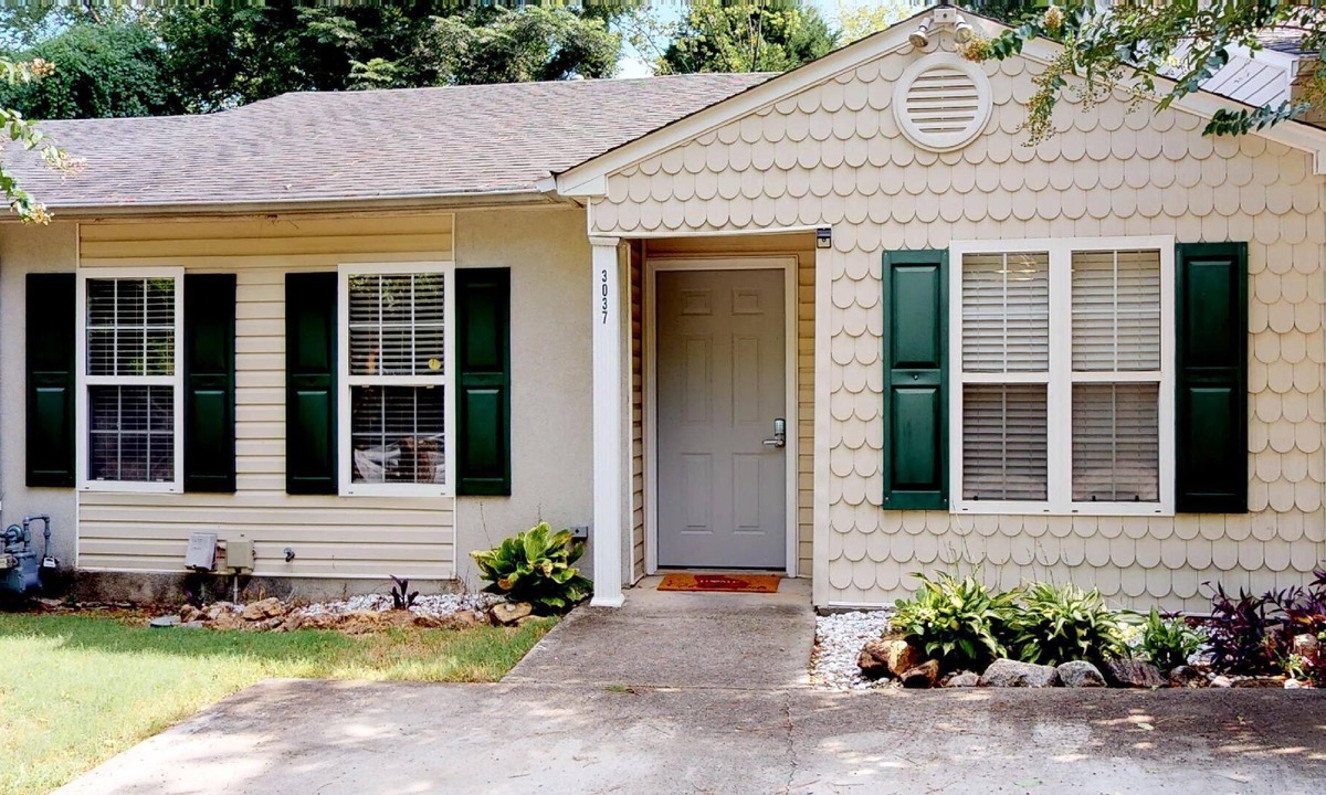 National Hills Condo | Pet friendly condo, completely remodled, BLOCKS from the Masters!!!