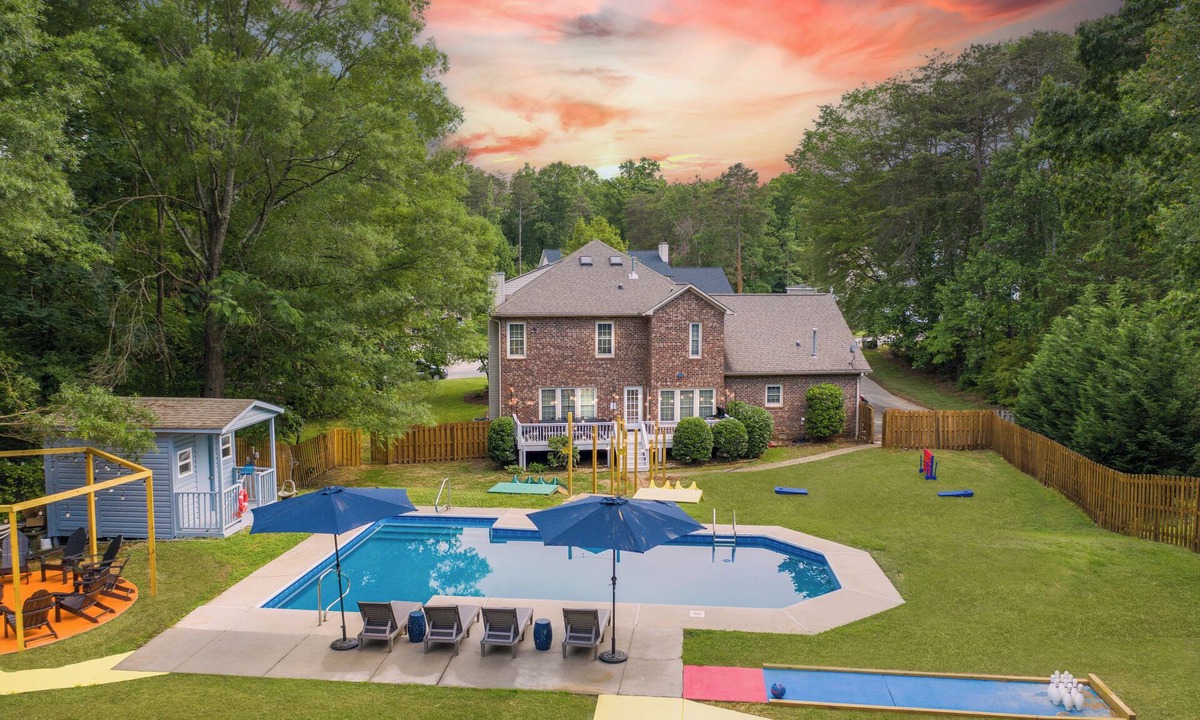 High Point House | Pickleball, Basketball, Movie Theater, King Beds