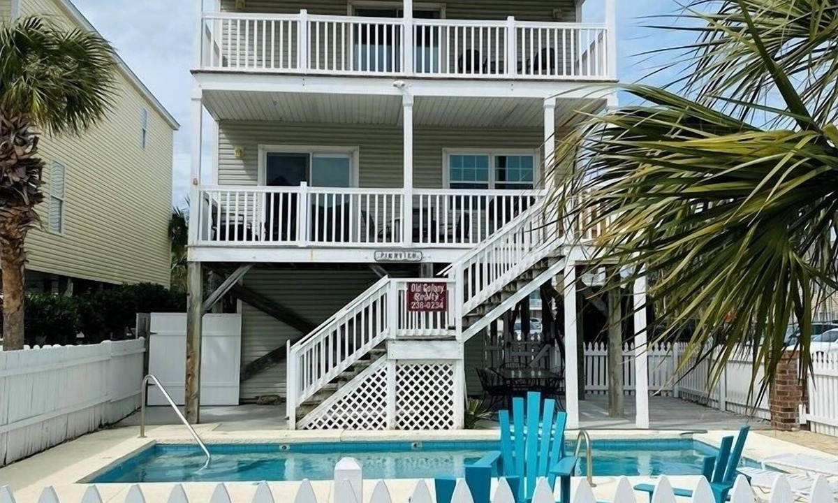 Surfside Beach House | Pierview 5 Bedroom Home by RedAwning