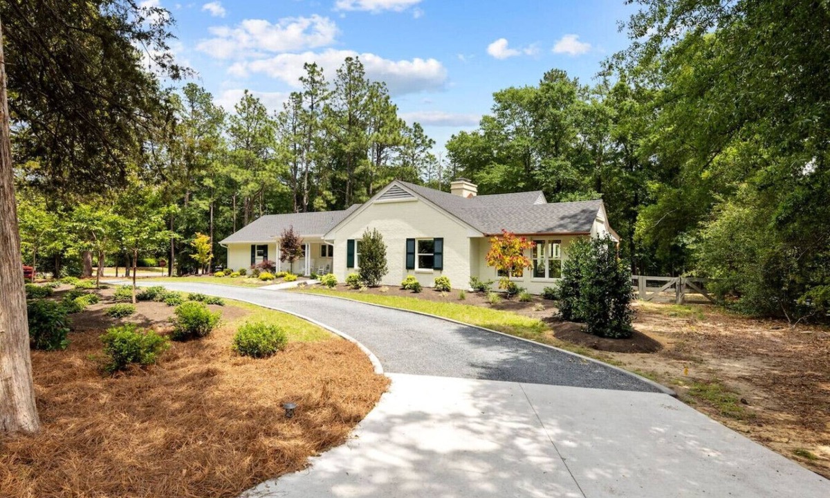 Old Town House | Pine Cone Cottage - Village of Pinehurst