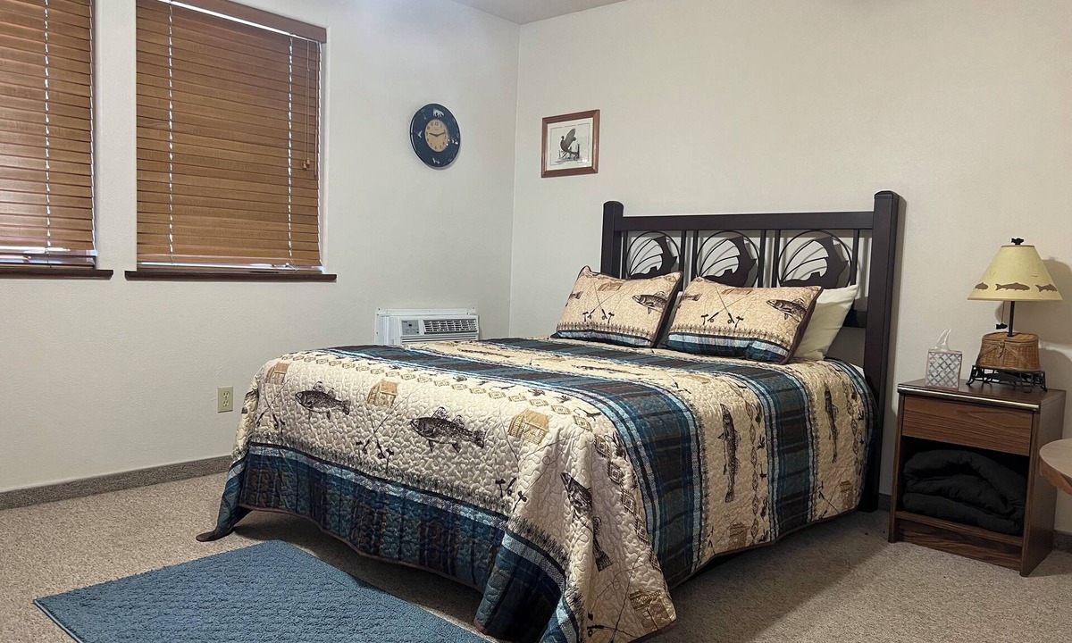 Melrose Cabin | Pioneer Mountain Cabins - Cabin 1