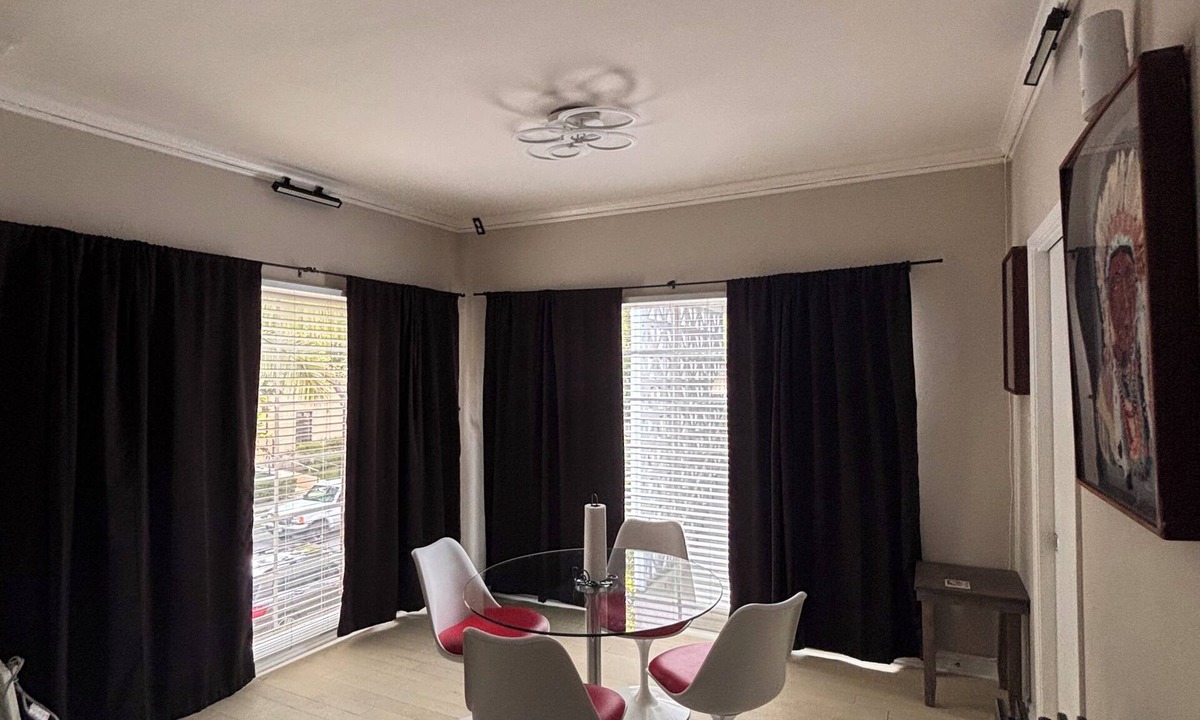 Beverly Hills Apartment | Pleasant 2-bedroom apartment with AC in Beverly Hills Near Rodeo Dr.