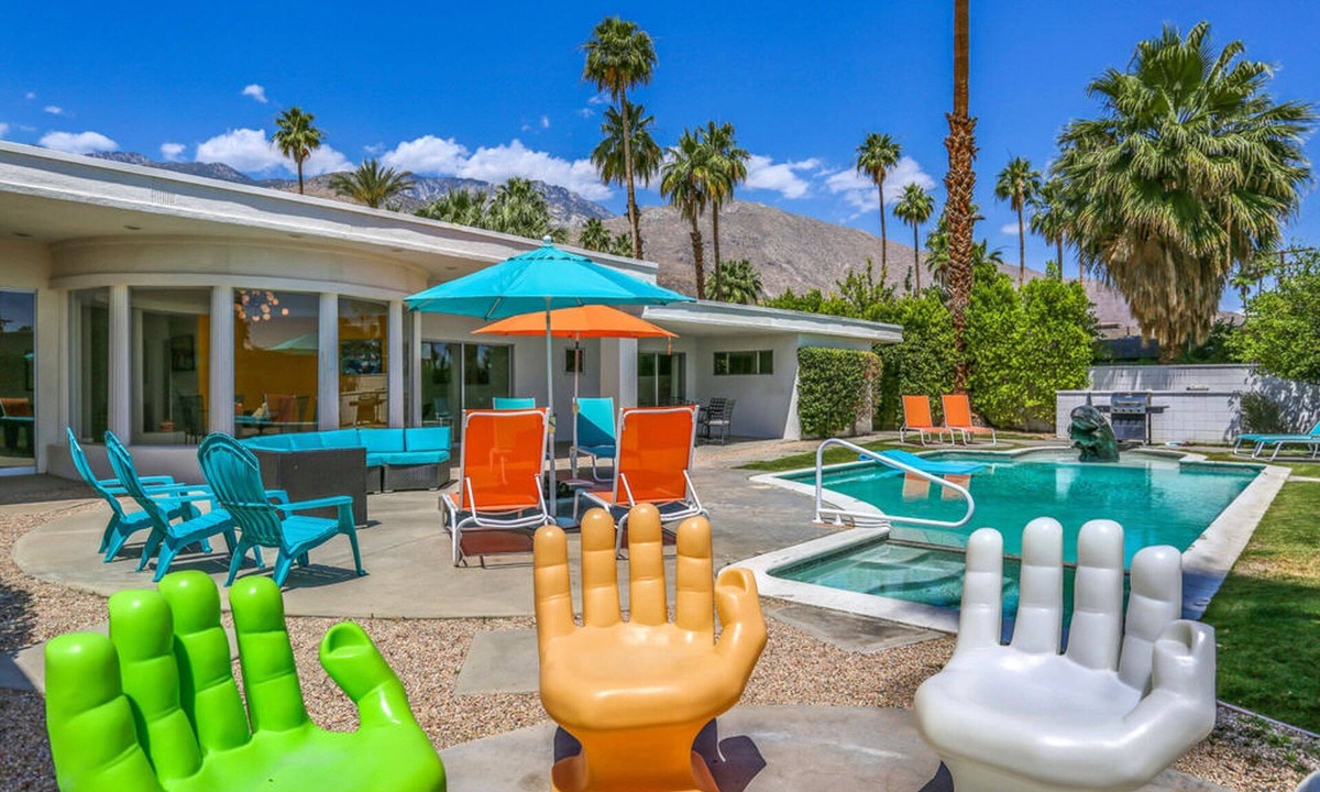 Twin Palms House | Pleasant & modern dog-friendly home w/private pool spa & heated outdoor pool
