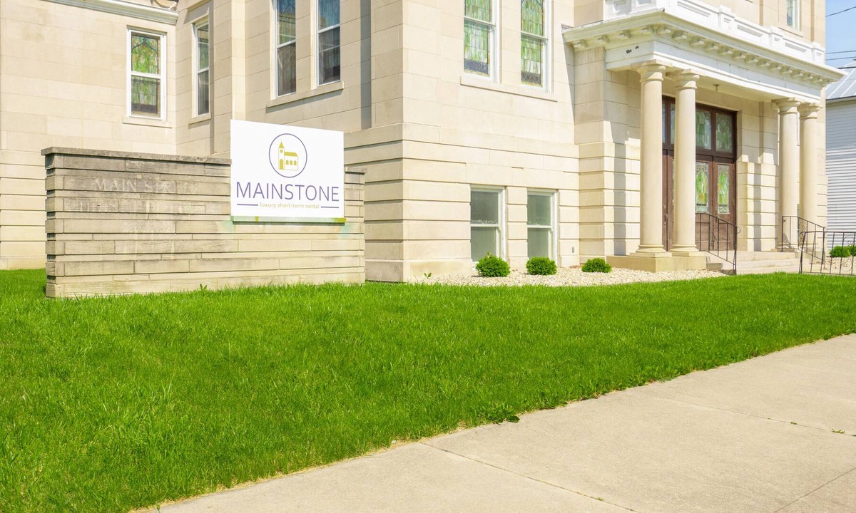 Winchester Apartment | Plenty of space located downtown Winchester