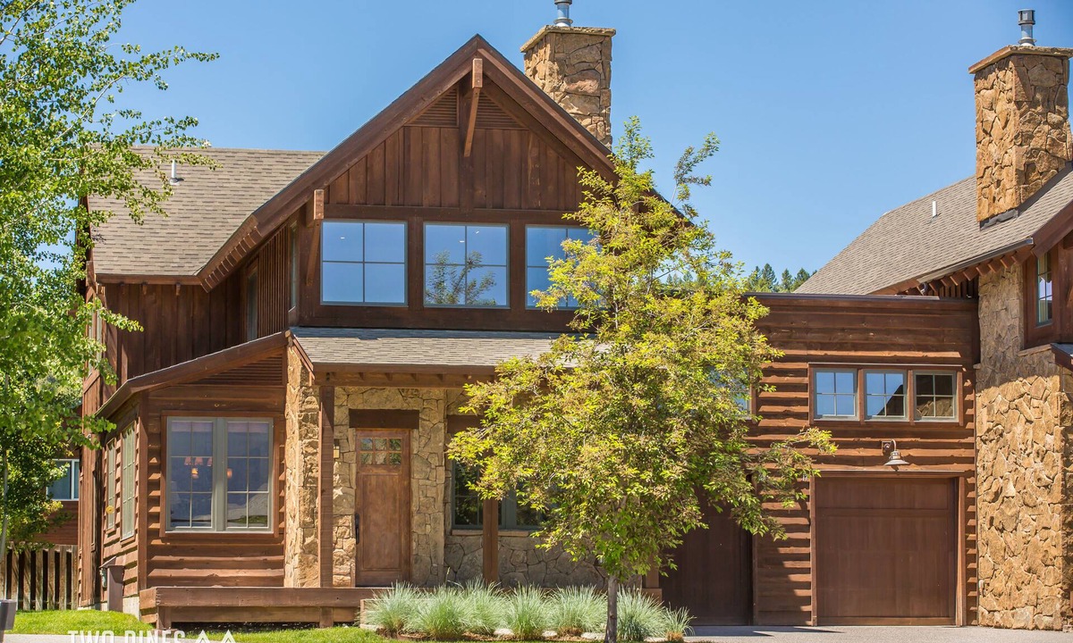 Townhome Town Base Summer Activities | Big Sky