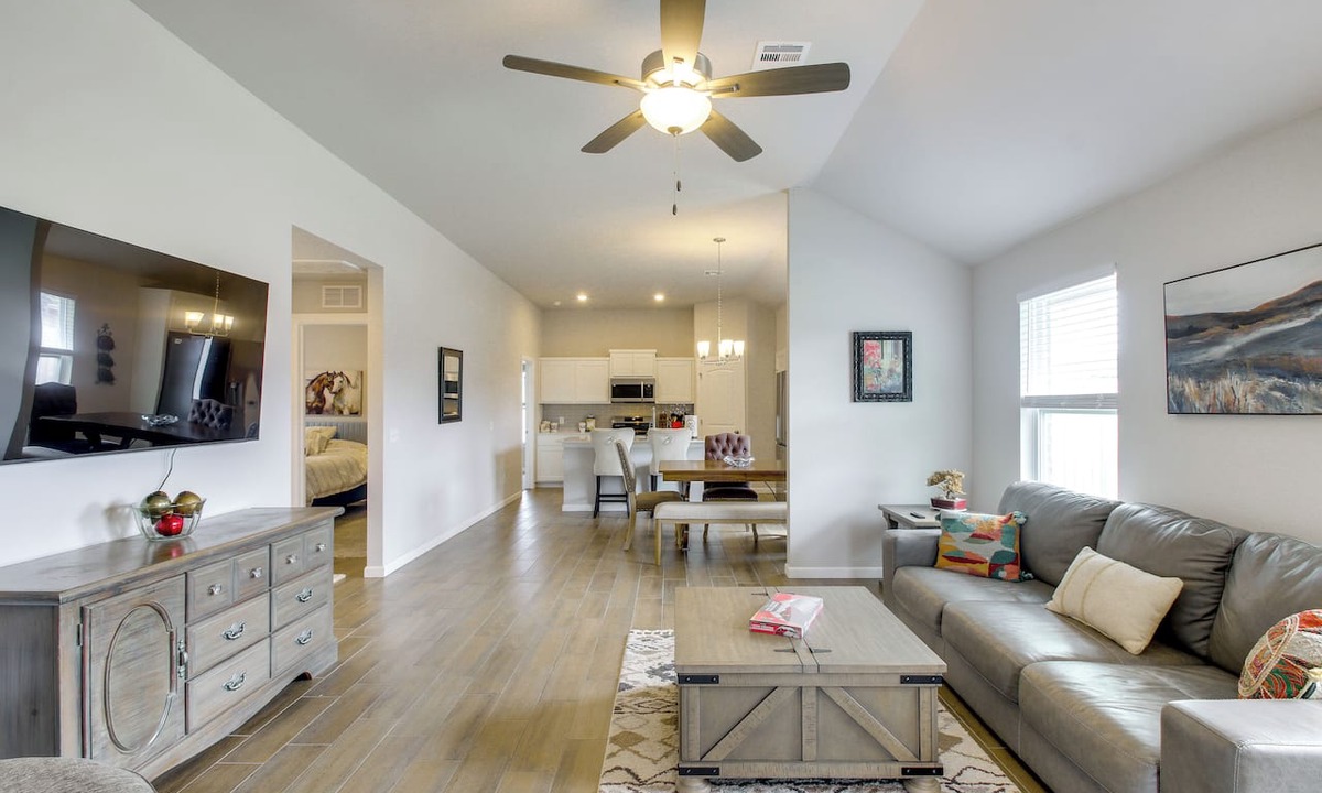 Wheatland House | Pool Access & Private Yard: New Oklahoma City Home