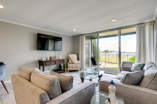 Walden on Lake Conroe House | Pool Access + Views: Waterfront Lake Conroe Escape