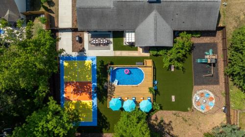 Charlotte House | Pool Oasis with Hot Tub, Pickleball Court and Games near Uptown