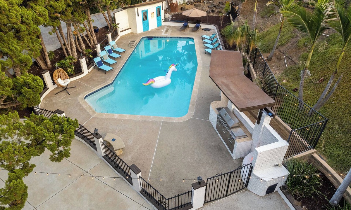Mount Helix House | Pool, Sauna, Gym, 3 Bed, Parking Yard, Ranch Style, 2 BR - 2 Bath