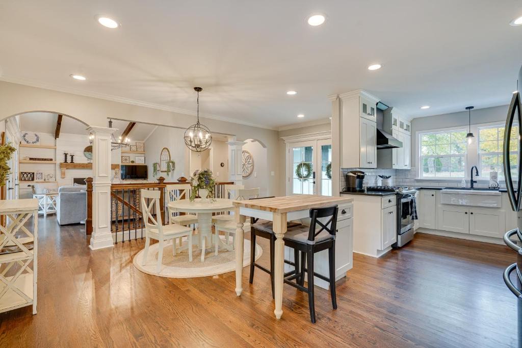 Powell House | Powell Home with Fire Pit - 5 Mi to Columbus Zoo!