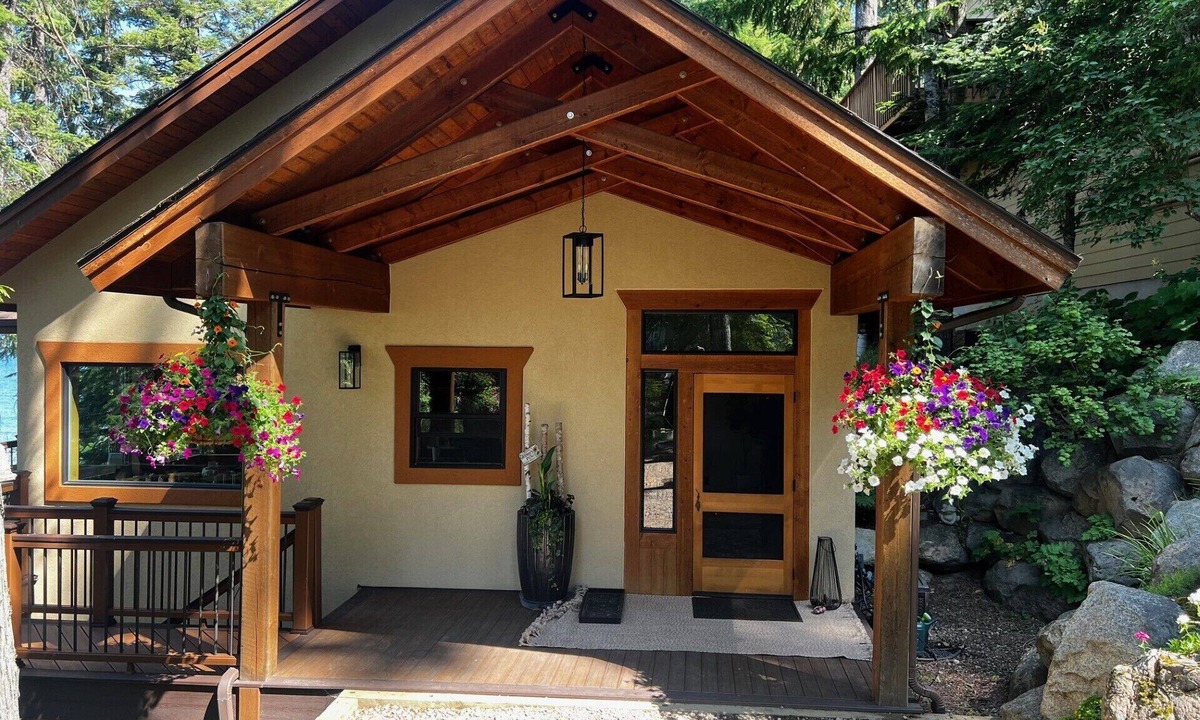 Coolin House | Priest Lake Sherwood Beach Lakefront Cabin