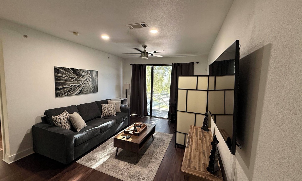 Dallas Apartment | Prime and convenient 1-bedroom apartment in fabulous Oak Lawn Dallas!