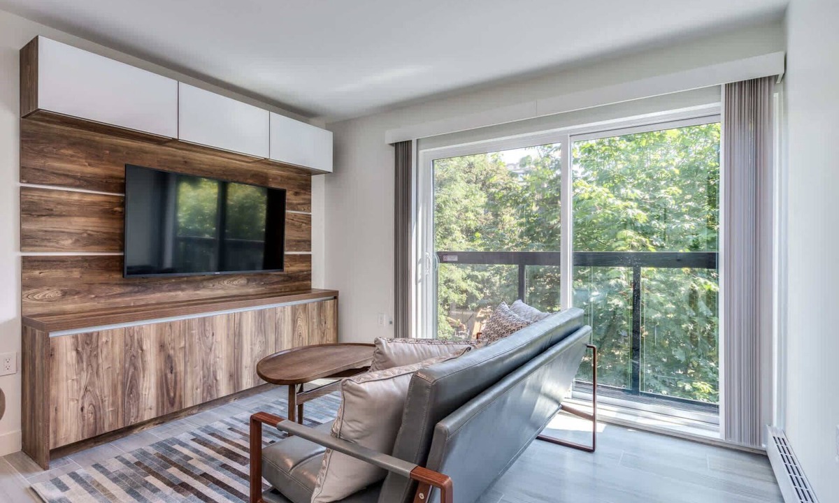 Downtown Vancouver Apartment | Prime Downtown West End | Quiet 2BR Retreat