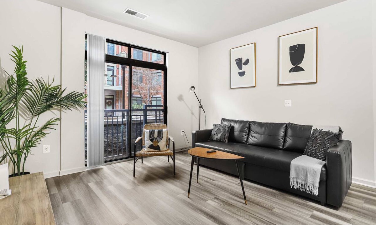 Arlington Apartment | Prime Location | Steps from Metro & Pentagon City
