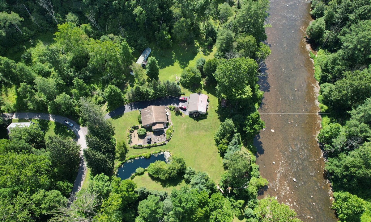 Emporium House | Private 2 Bedroom located in the heart of the PA Wilds & Dark Skies viewing area