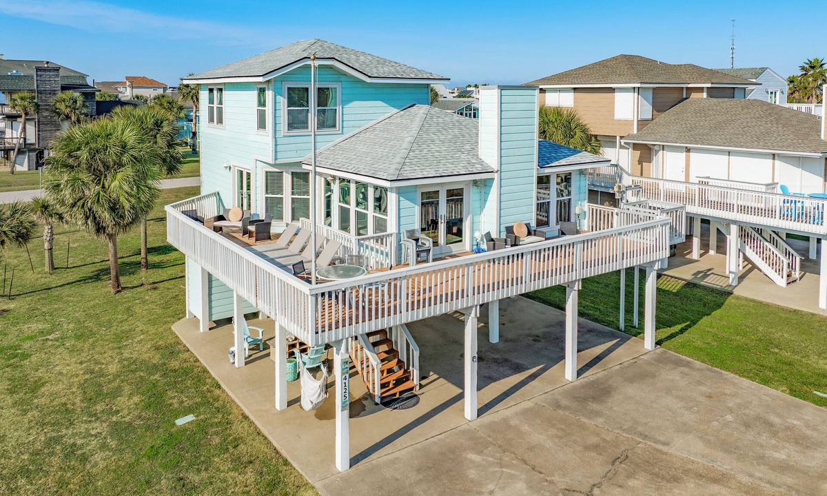 Pirates Beach House | Private Beachside Home, Perfect for Families, Updated Interior & Near Beach