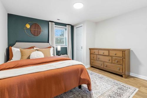 Dallas House | Private Double Room with Private Bathroom