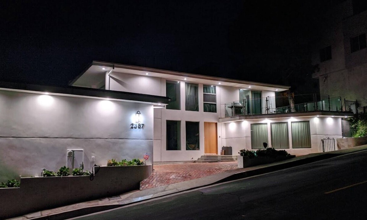 Hollywood Hills West House | Private Guest House - Top of Hollywood Hills