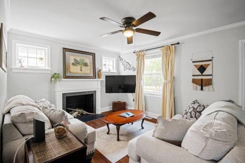 Forest Hill Terrace House | Private House + Yard Central Location to all RVA