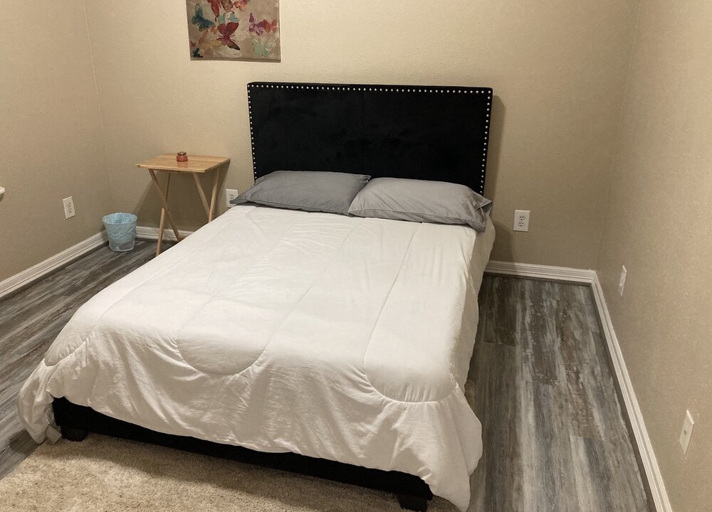 Midtown House | Private Midtown 2 Br Apt w/ Full laundry & Balcony.