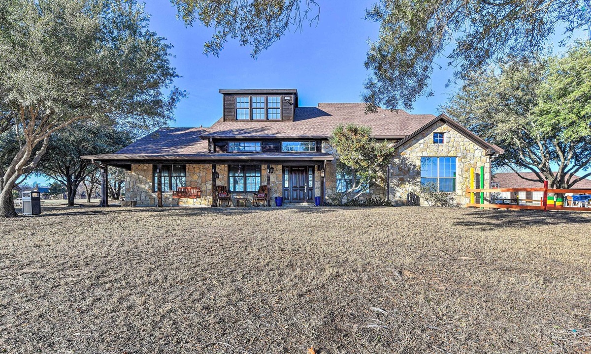 Argyle Villa | Private Pool: Spacious & Vibrant Argyle Villa!