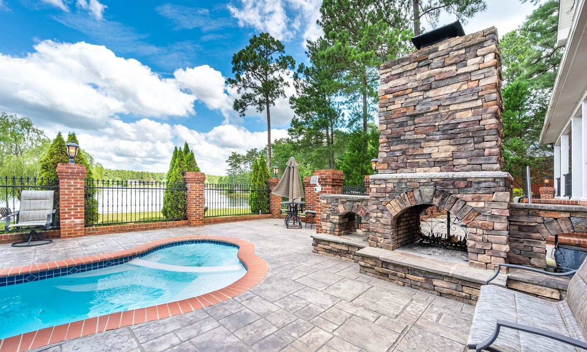 Olivia Cottage | Private Pool! Wateredge Lake House