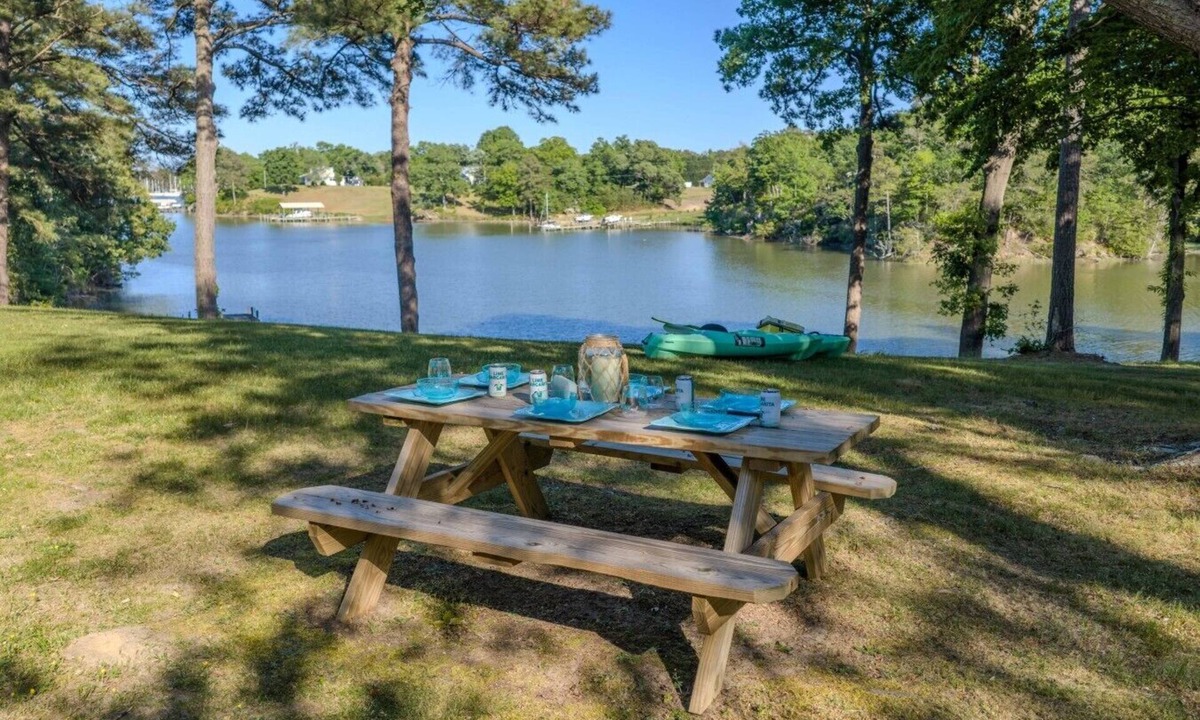 Christchurch House | Private Waterfront Retreat on Locklie’s Creek w/Dock + Wildlife views